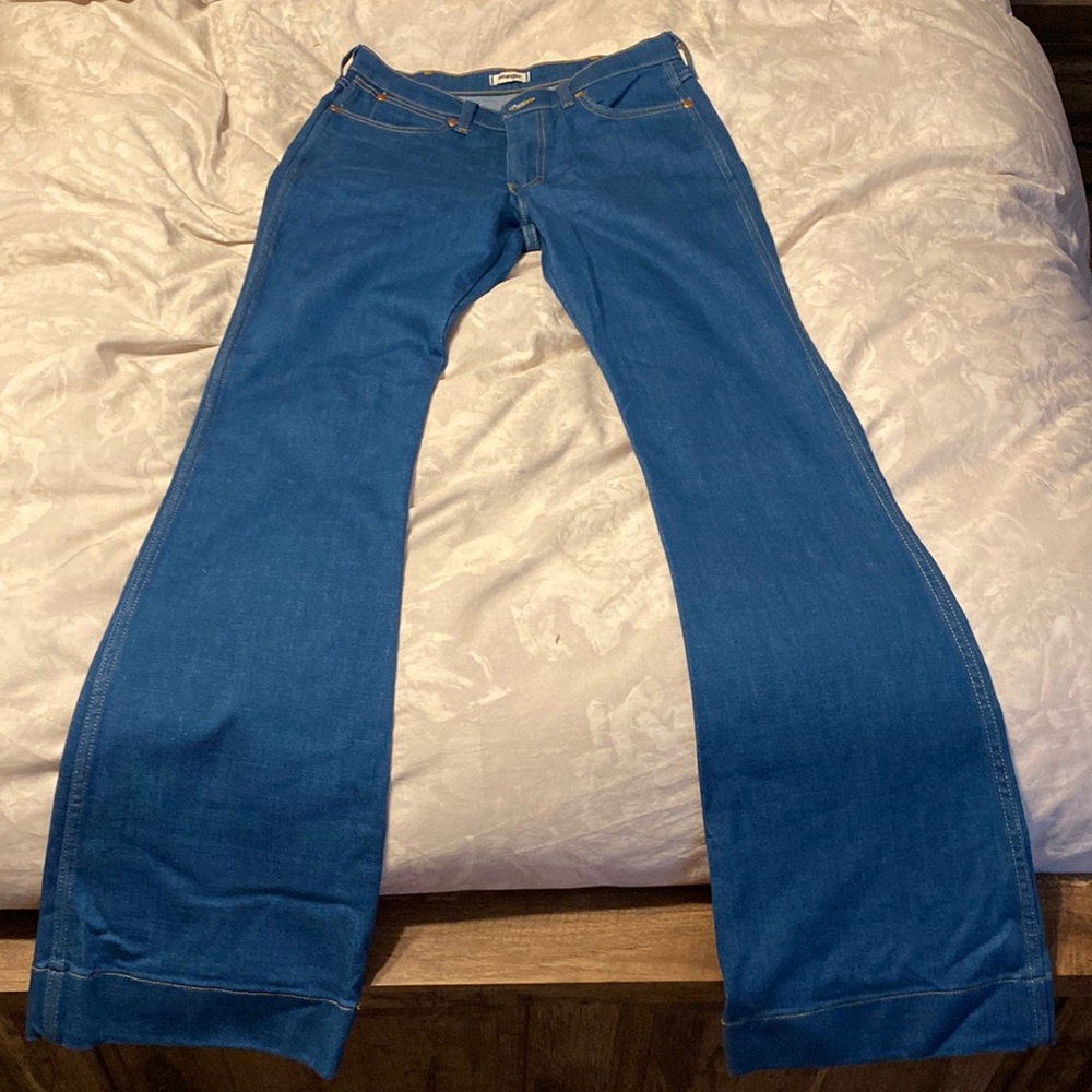 Wrangler Exaggerated Bootcut Jeans Size 28